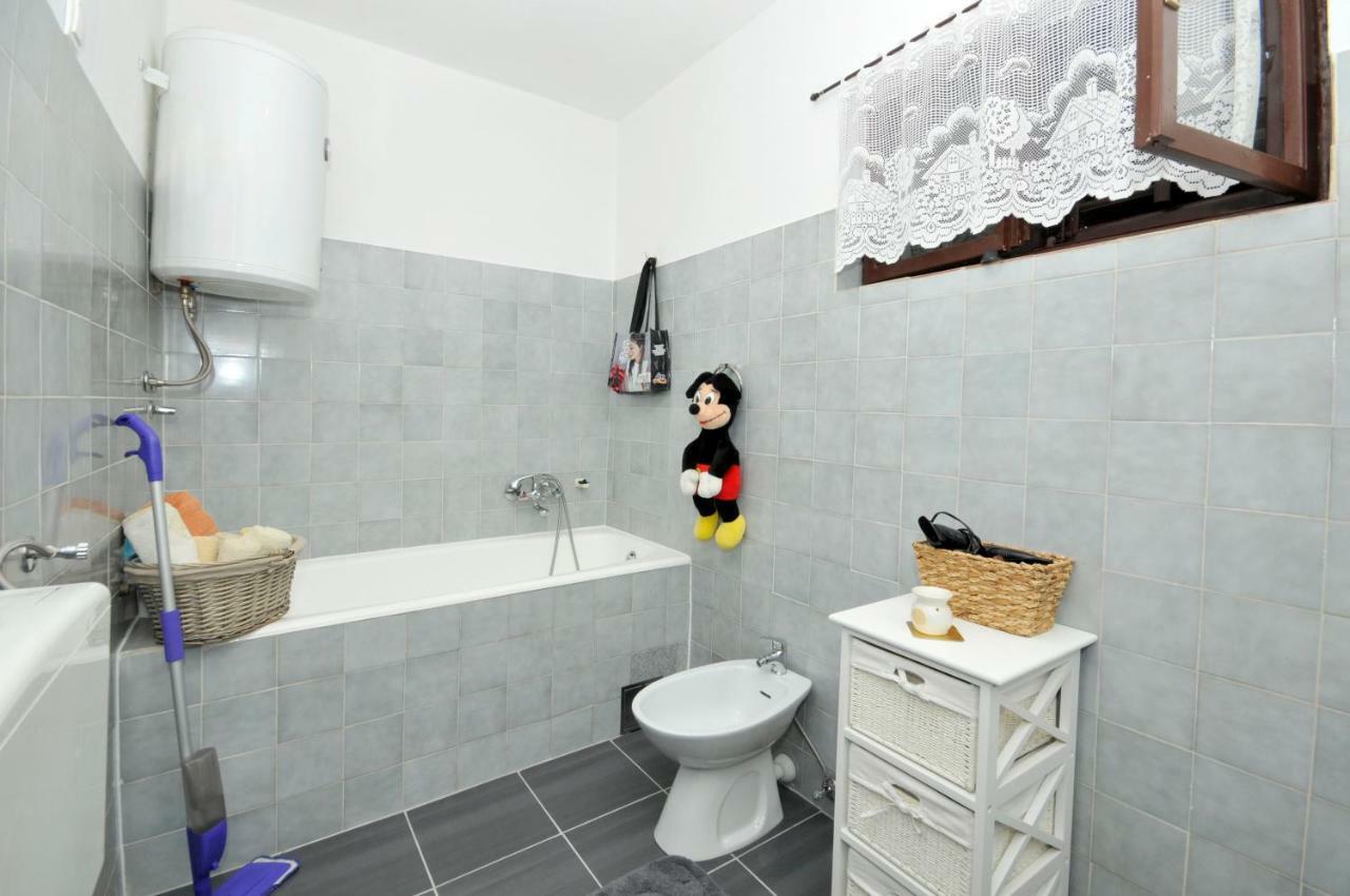 Apartment Ana Trogir Exterior photo
